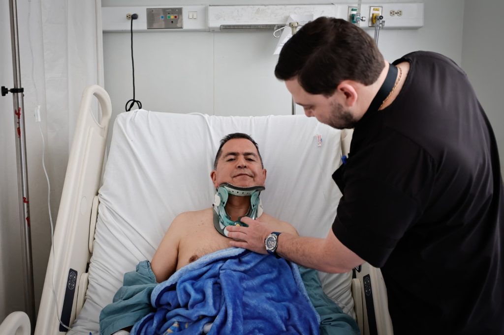 Especialistas del Centro Médico Nacional “20 de Noviembre” del ISSSTE retiran a paciente de 58 años complejo tumor en zona cervical 1 img 5 1