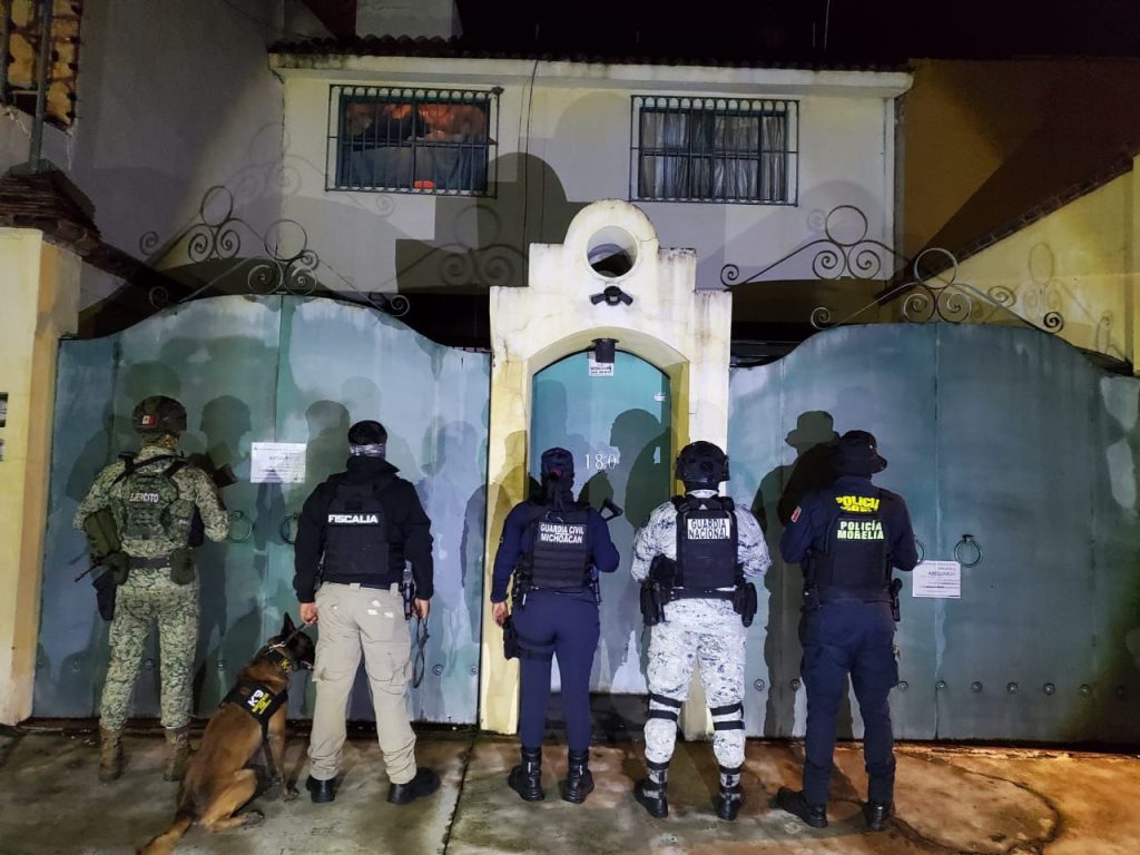 Ejecuta FGE cinco cateos en Morelia; se asegura narcótico y hay cinco detenidos 4 FGECateosMor5