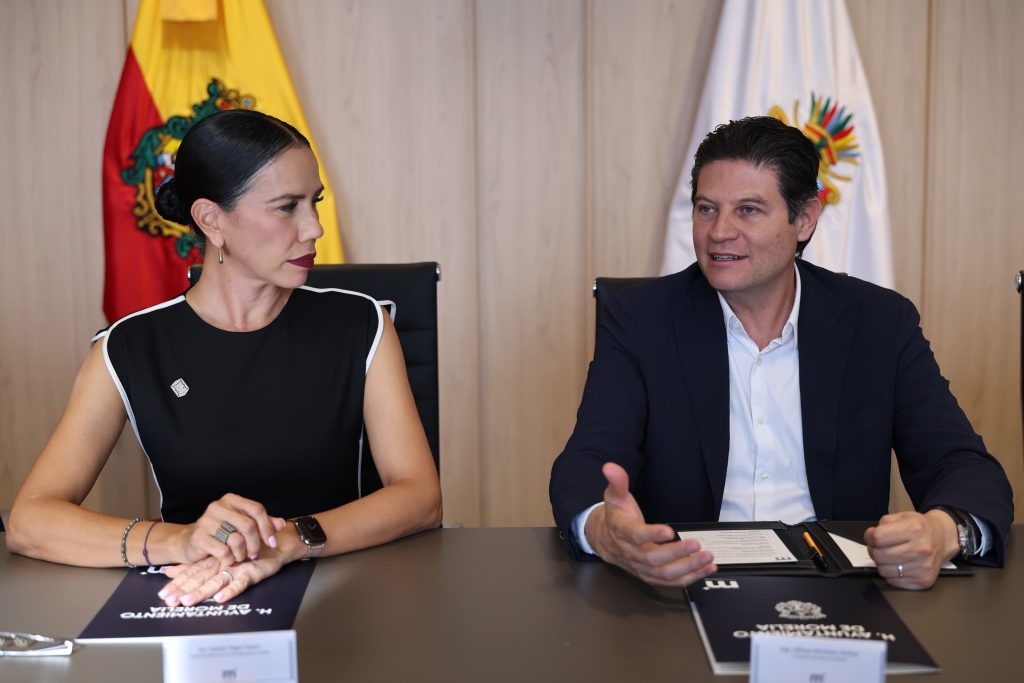 Celebra Alfonso Martínez nuevo vuelo Morelia-Ixtapa 1 GobMor Zihua2