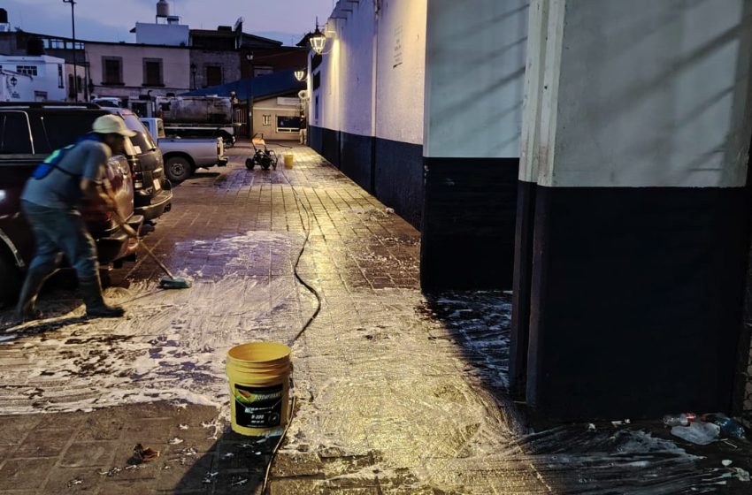  Gobierno de Morelia realiza acciones de limpieza profunda en Mercado Revolución