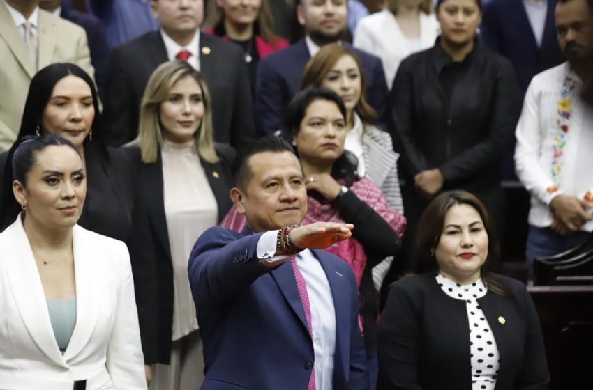  Designa 76 Legislatura a Carlos Torres Piña como Fiscal General del Estado