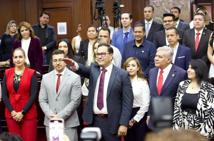  Legisladores nombran a Víctor Manuel Serrato como titular de la CEEAV