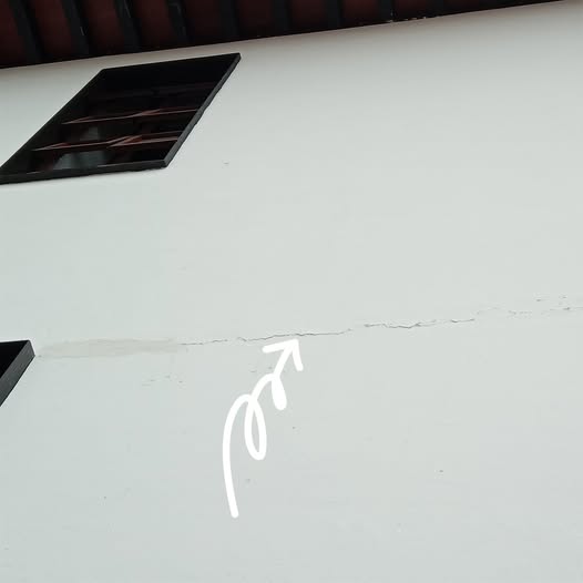  A tres meses de la inauguración del nuevo mercado de Pátzcuaro, las grietas ya son visibles