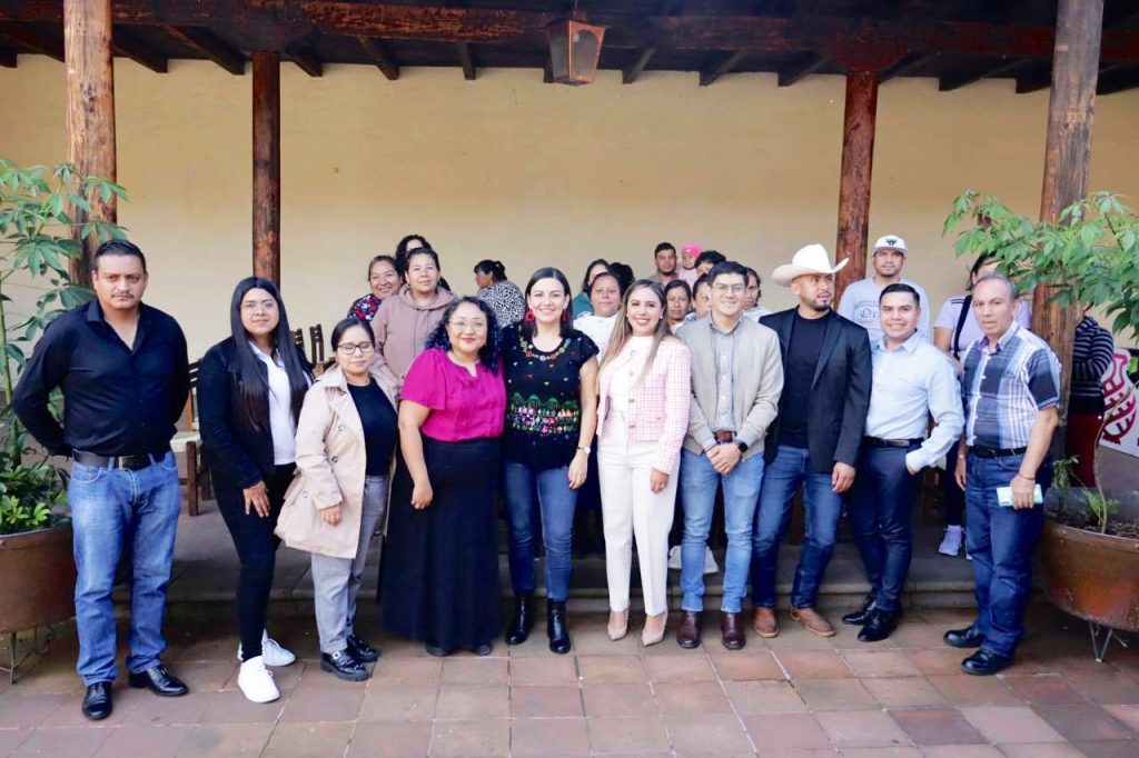 SEDEBI entrega apoyos a mujeres, niñas y niños con cáncer de la Región Lacustre 3 SEDEApoyLacu4