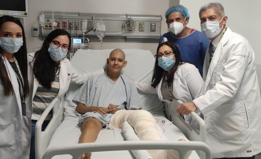  Especialistas del ISSSTE salvan extremidad de paciente con prótesis y procedimiento para congelar células cancerosas