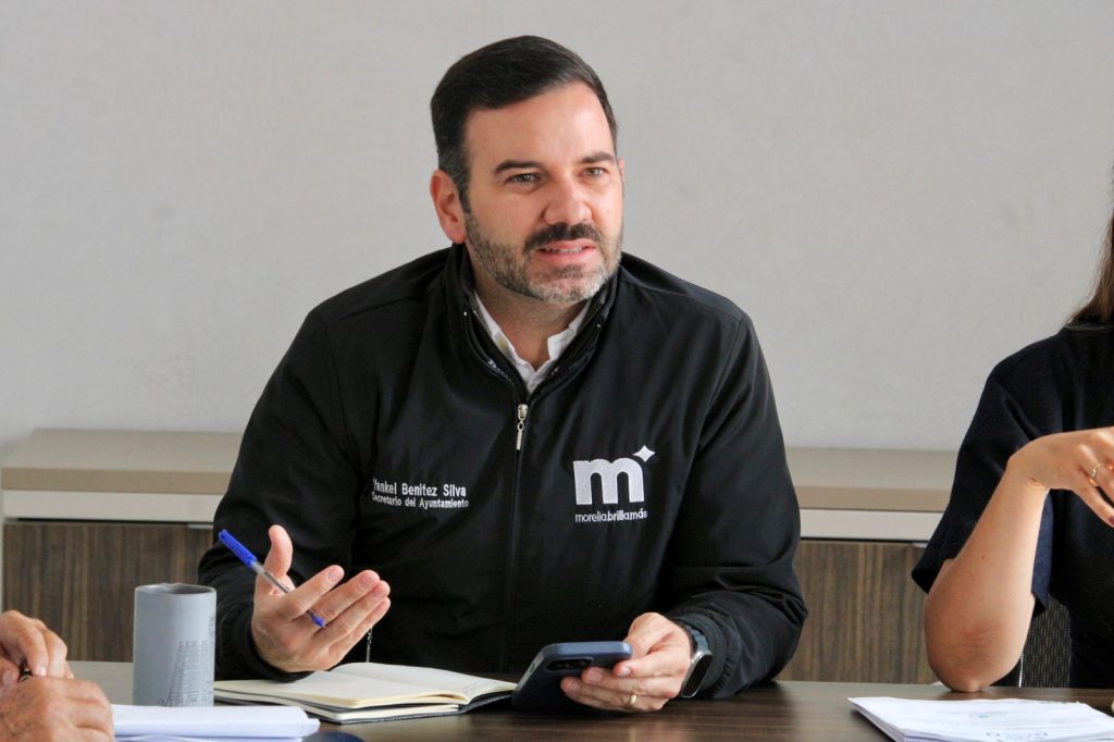 Yankel Benítez revisa avances de obras con vecinos de Ríos Mexicanos 1 img 20250709 wa00502977465684671355533