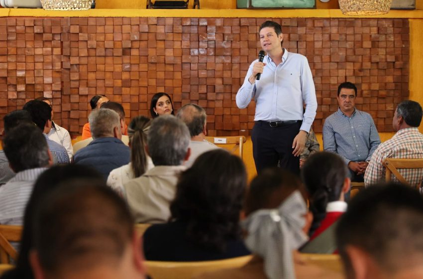  Alfonso Martínez se reúne con líderes sociales y del campo en Maravatío