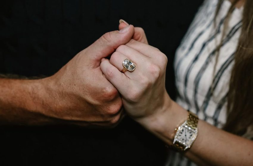  El anillo de compromiso de Taylor Swift no es el más caro del siglo XXI