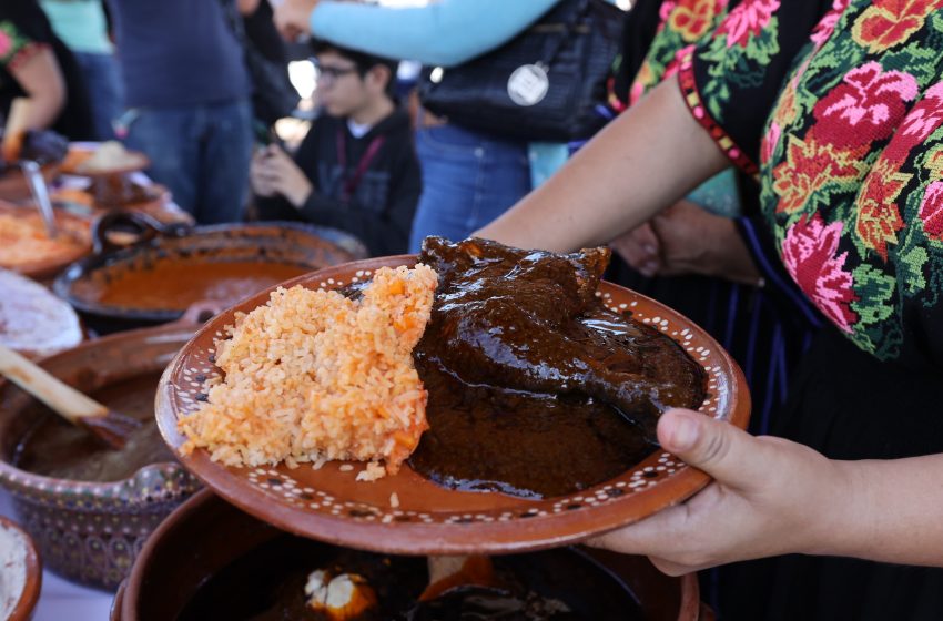 Gobierno de Morelia invita a la 18° edición de la Feria del Mole, en Santa María