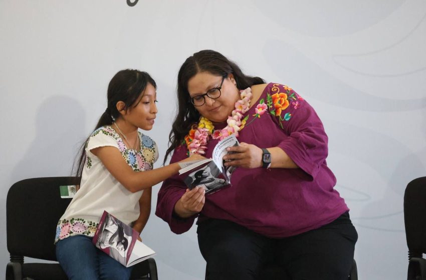  Se entregan 6 millones de Cartillas de Derechos de las Mujeres a estudiantes de secundaria