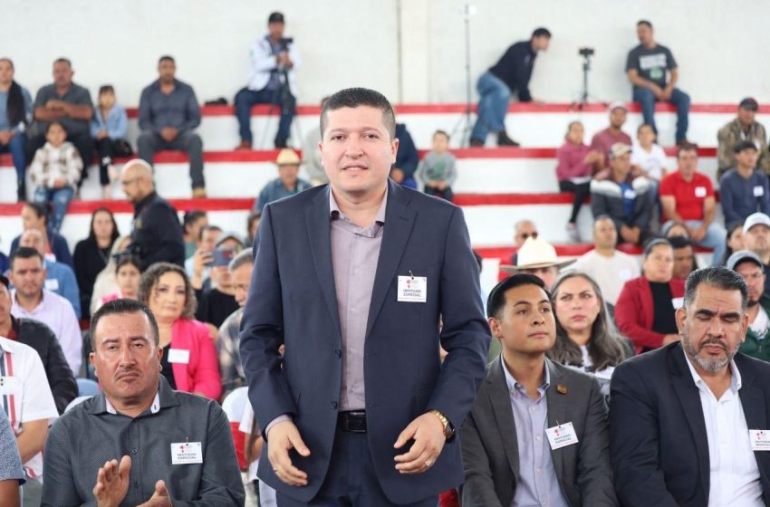  Otorga Vicente Gómez apoyos diversos en localidades del distrito XIX