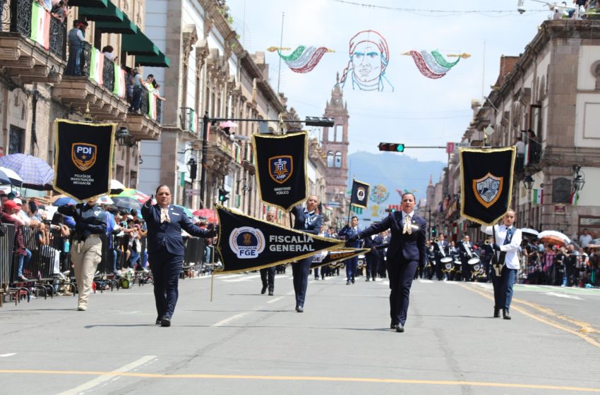 FGE refrenda su compromiso con la ciudadanía en Desfile Cívico Militar conmemorativo al natalicio de José María Morelos y Pavón