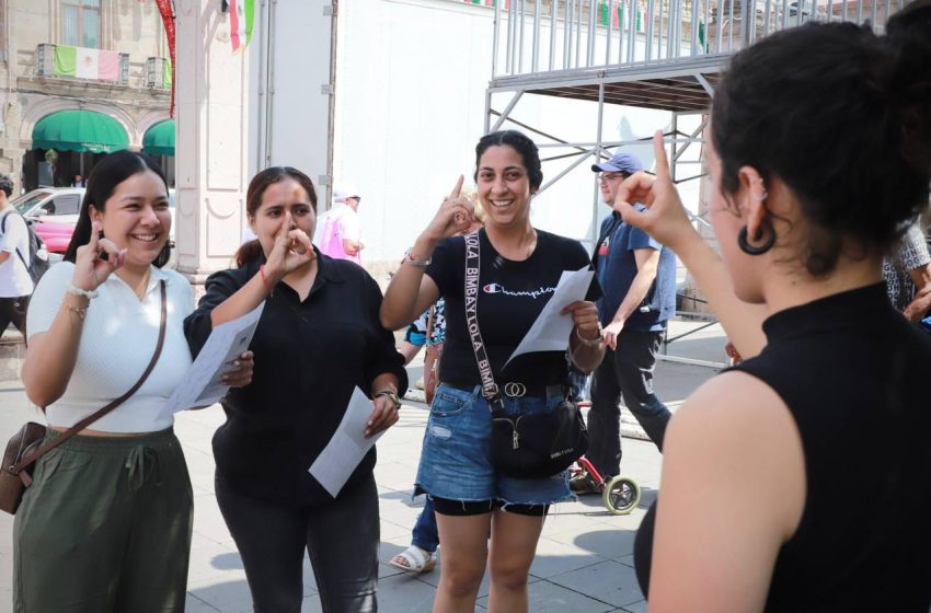  DIF Morelia celebra el Día de las Lenguas de Señas con jornada inclusiva en Plaza de Armas