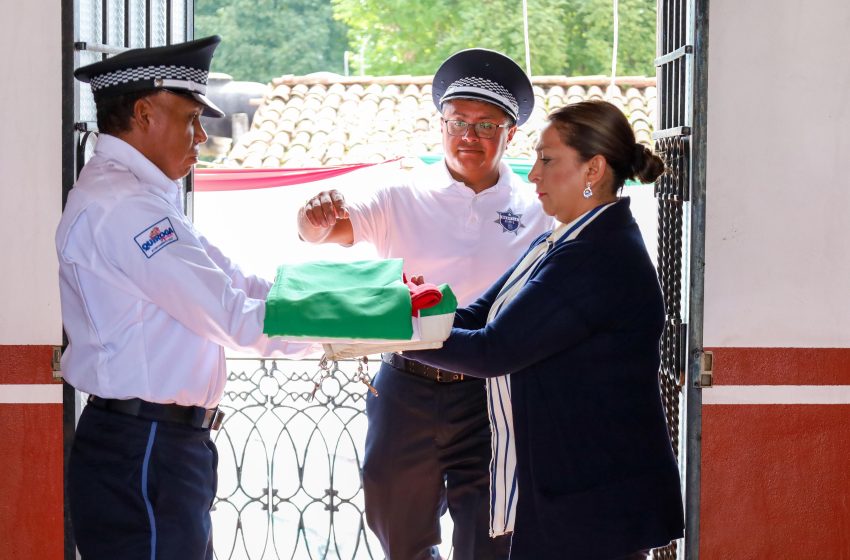  Encabeza Alma Mireya González izamiento de Bandera y simulacro nacional en honor a las víctimas de los sismos
