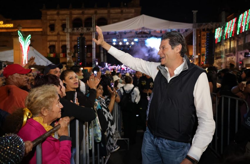  Alfonso Martínez celebra con miles de morelianos el aniversario de Morelos