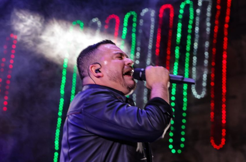  Claudio Alcaraz enciende la fiesta moreliana con su música regional mexicana
