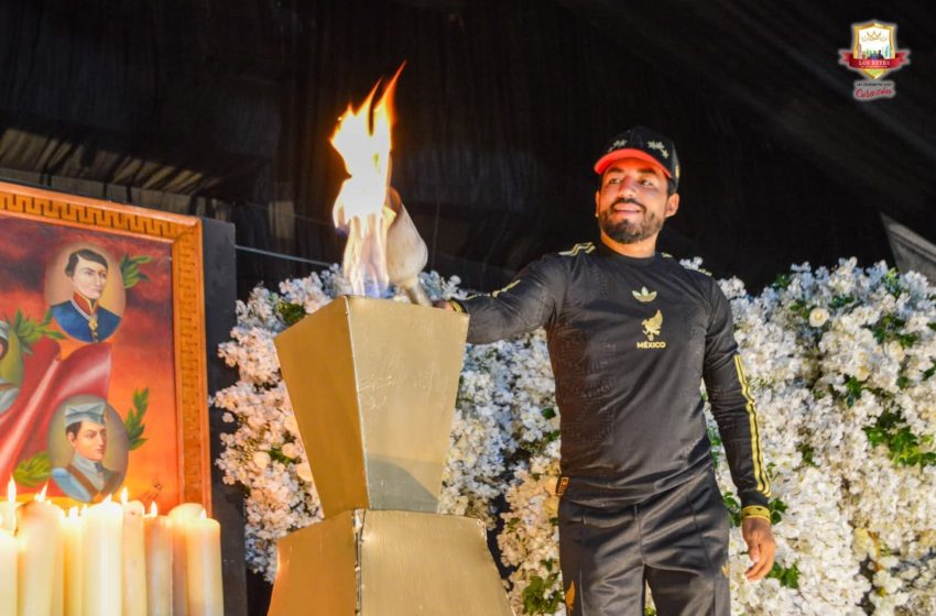  El fuego patrio iluminó Los Reyes