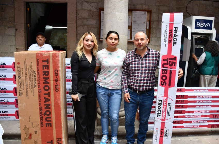  El Ayuntamiento de Tarímbaro entregó calentadores solares a más de 100 familias tarimbarenses