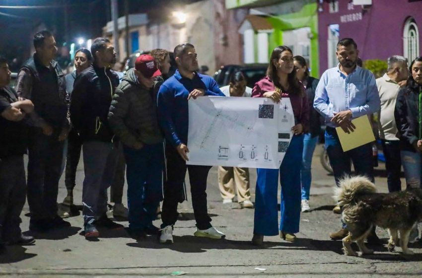 Mónica Valdez supervisa acciones de mejora en la colonia Obrera