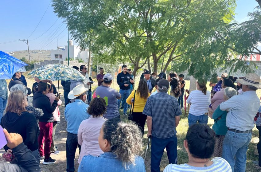  Ofrece Yankel Benítez trabajo estrecho a vecinas y vecinos de La Aldea