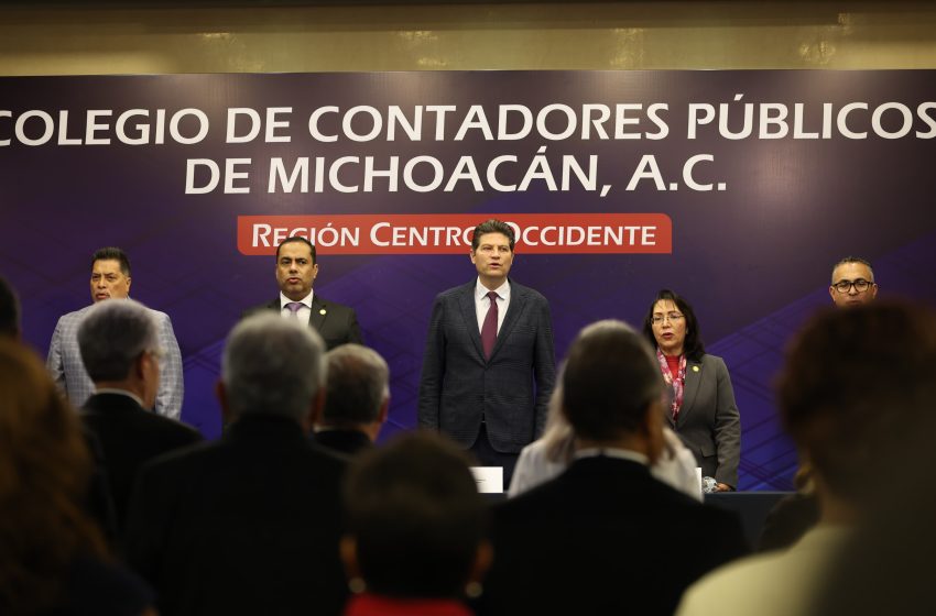  Invita Alfonso Martínez a la participación de profesionistas en la vida pública•