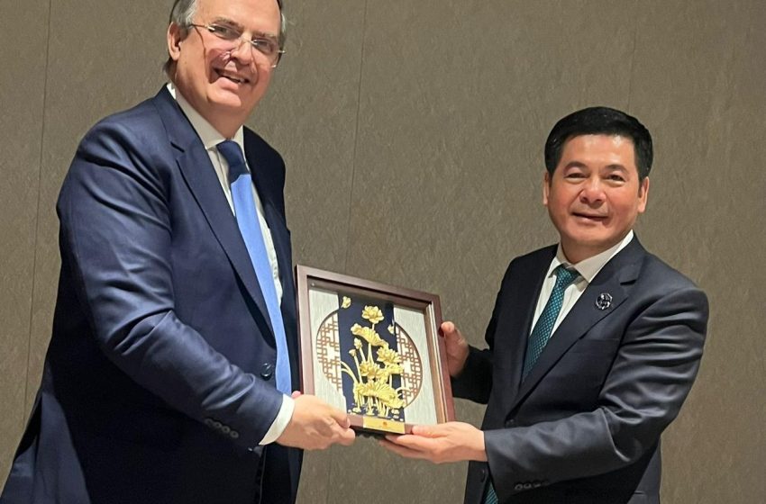  El secretario de Economía, Marcelo Ebrard, promueve el Plan México en la Cumbre de la APEC