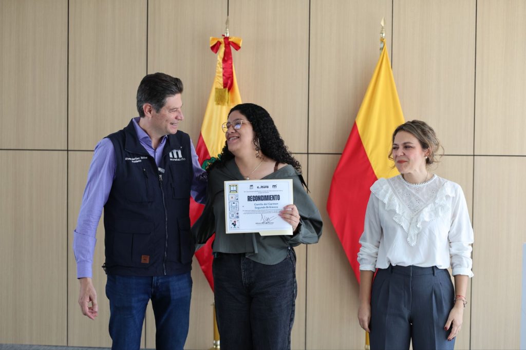 Reconoce Alfonso Martínez a voluntarios de la Feria Internacional del Libro y la Lectura de Morelia 2 img 20251023 wa01643710734247336186133