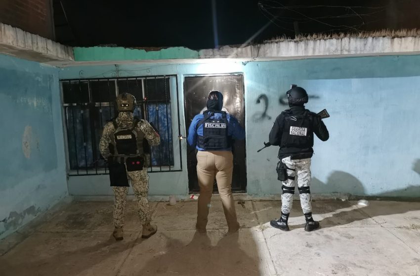  Durante cateo realizado en la colonia San Isidro ItzÍcuaro, Fiscalía Especializada asegura narcótico y detiene a tres personas