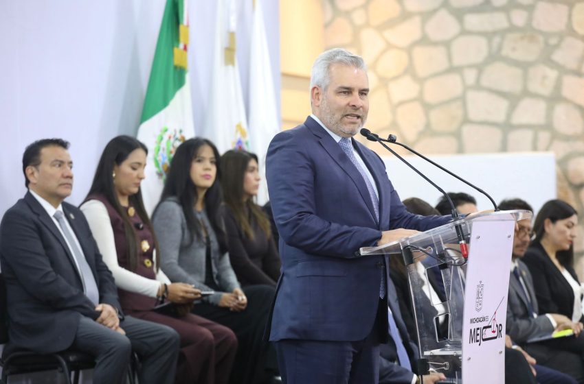  Impulso federal a educación llevará becas a más de 892 mil estudiantes: Bedolla