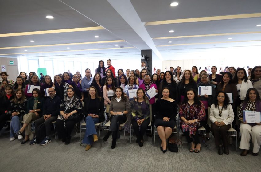  Ayuntamiento reconoce a morelianas que concluyeron el programa “Morelia Emprende”