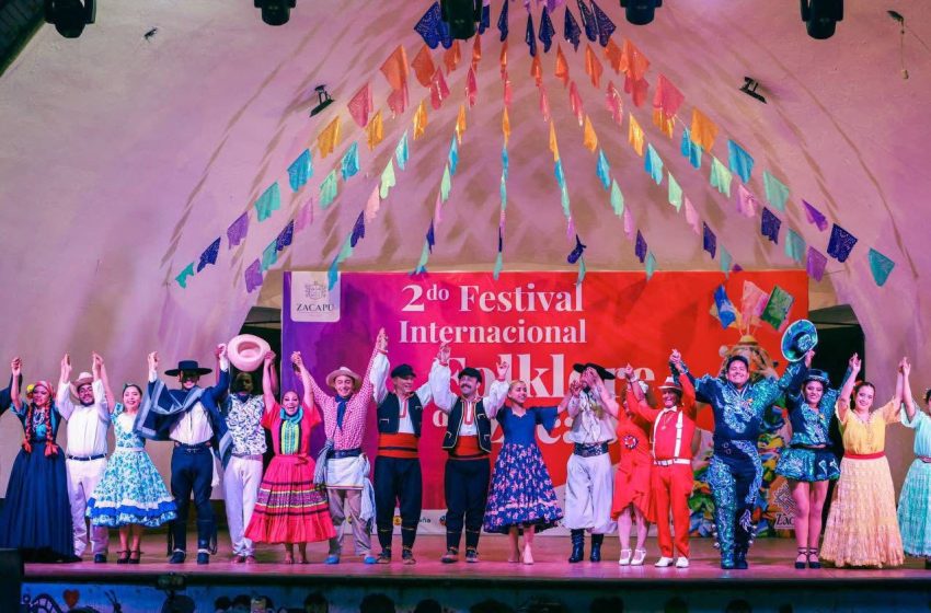  Con gran éxito inicia el 2do Festival Internacional del Folklore en Zacapu