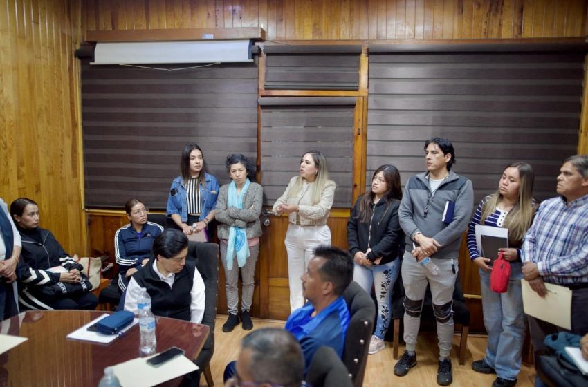  Presidenta Dayana Pérez Mendoza encabeza reunión con el sector educativo; se determina no realizar desfile del 20 de noviembre