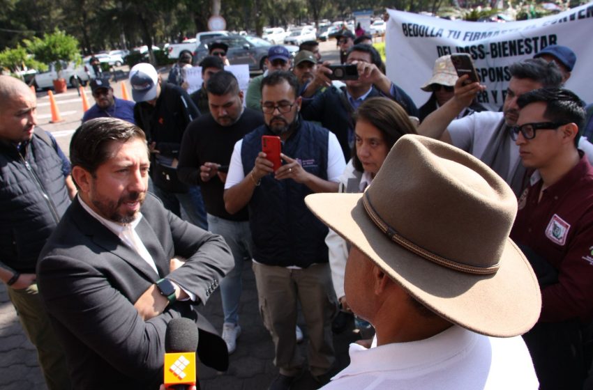  Abraham Espinoza Villa fortalece el diálogo con sindicatos del sector salud