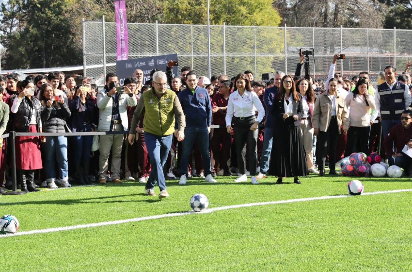  ¡Compromiso cumplido! Inaugura Bedolla 2 canchas de fútbol 7 en Secundaria 2 de Morelia