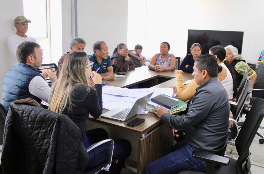  Atiende Yankel Benítez a vecinos de colonias 10 de Junio y Rubén Jaramillo