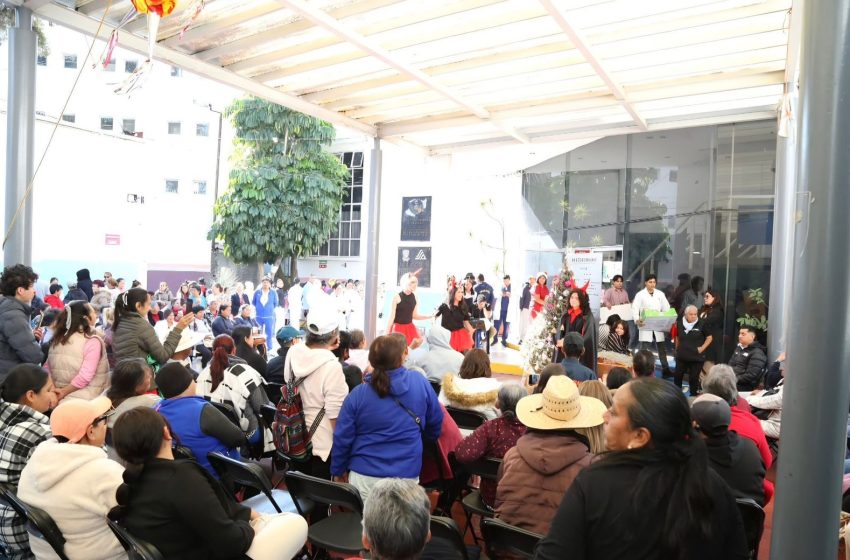  Lucila Martínez Manríquez lleva pastorela al Centro Estatal de Atención Oncológica para compartir esperanza y alegría