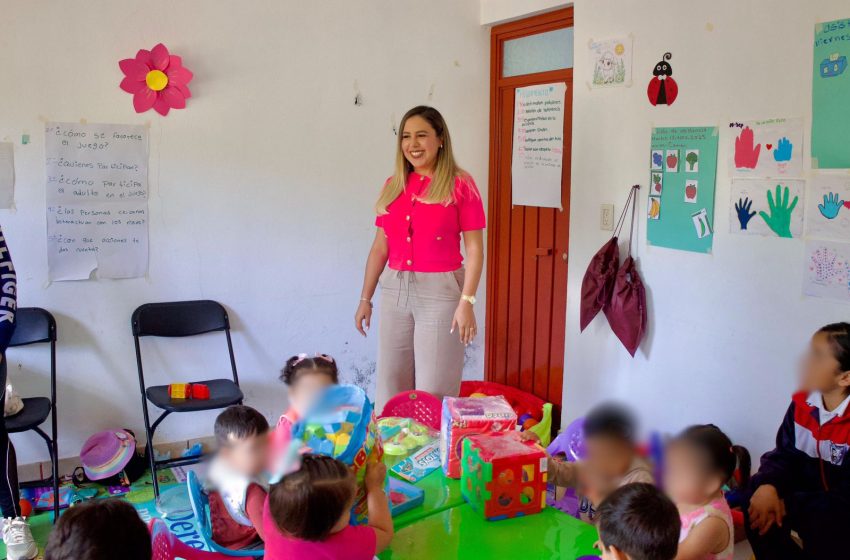  Dayana Pérez Mendoza fortalece la educación inicial en Santa Ana