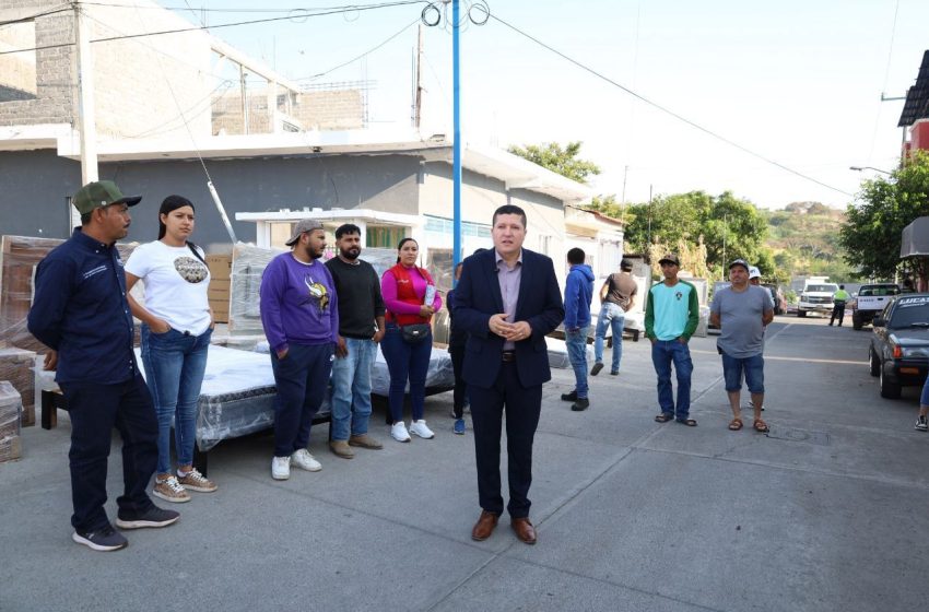  En el distrito XIX, sigue entrega de apoyos subsidiados del diputado Vicente Gómez Núñez