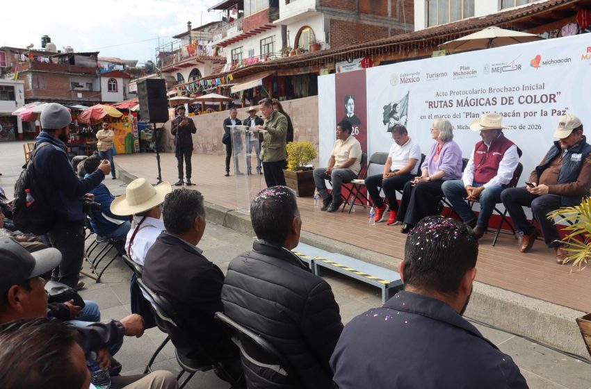  Michoacán y Federación dan inicio al programa Rutas Mágicas de Color en Janitzio: SECTUR
