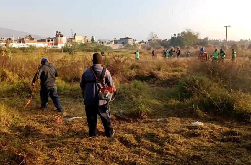  Gobierno de Morelia da mantenimiento a canchas de Hacienda Tiníjaro