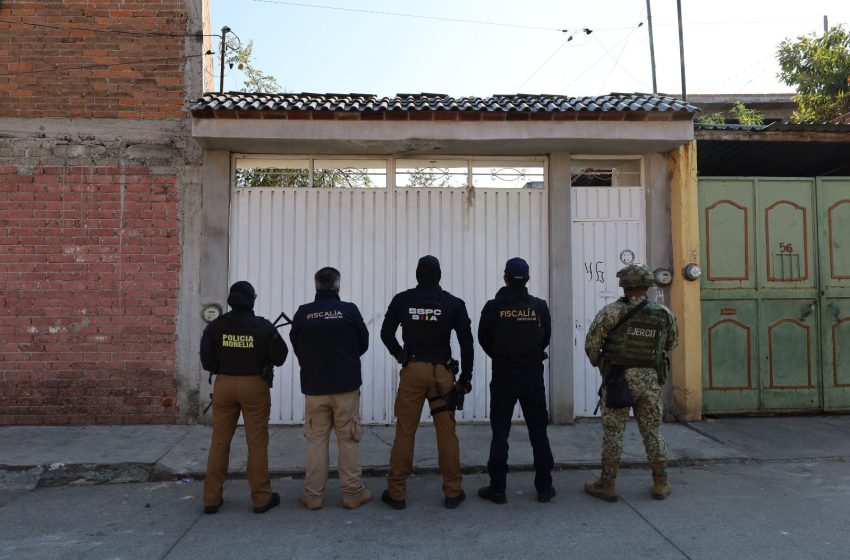  Fiscalía General realiza dos cateos en Morelia; asegura droga y detiene a tres personas