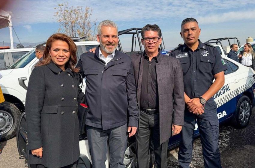  Quiroga fortalece su seguridad con nueva patrulla para la Guardia Civil, entregada por el gobernador Alfredo Ramírez