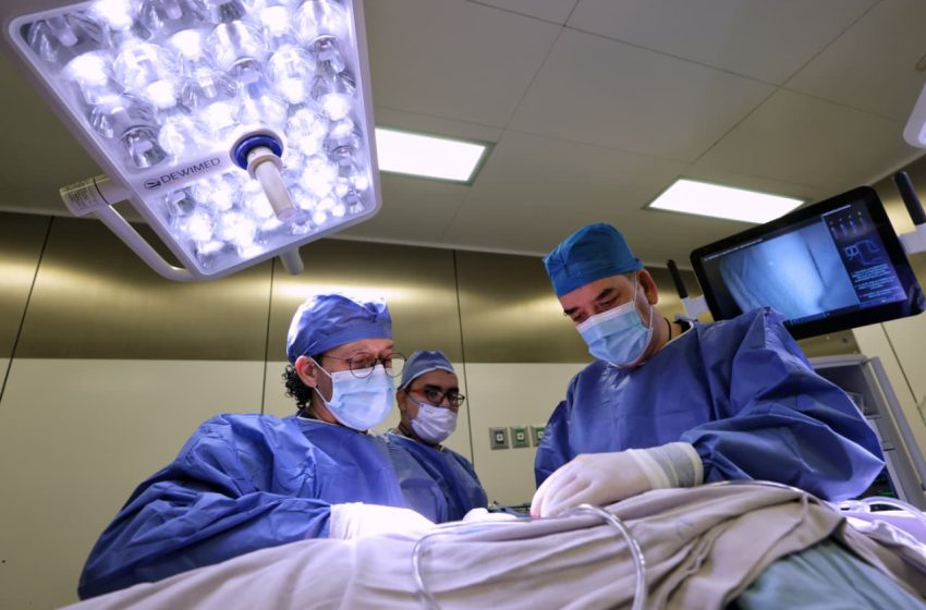  Supera ISSSTE meta de cirugías robóticas 2025 con 284 procedimientos