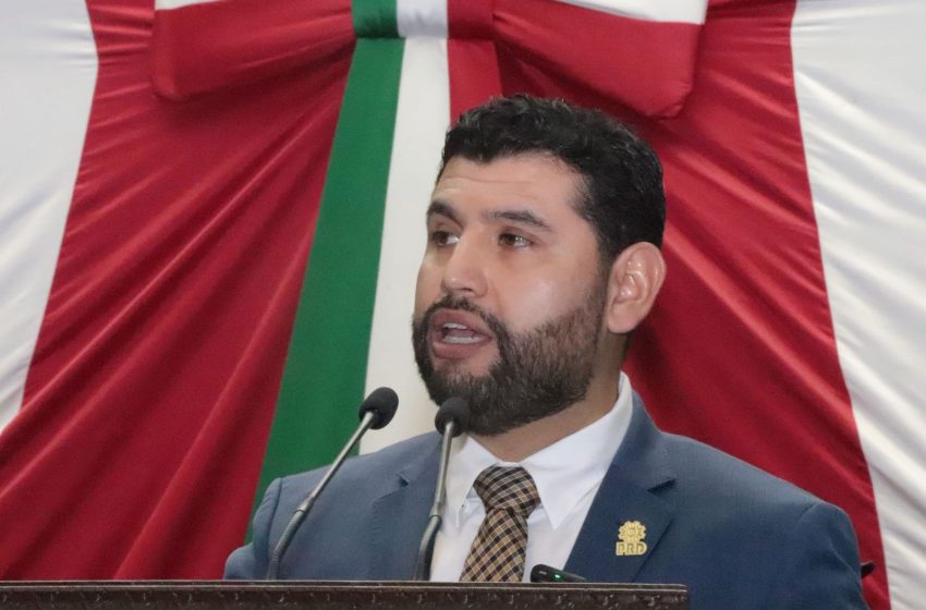  Octavio Ocampo presenta iniciativa para proteger a productores de maíz en Michoacán