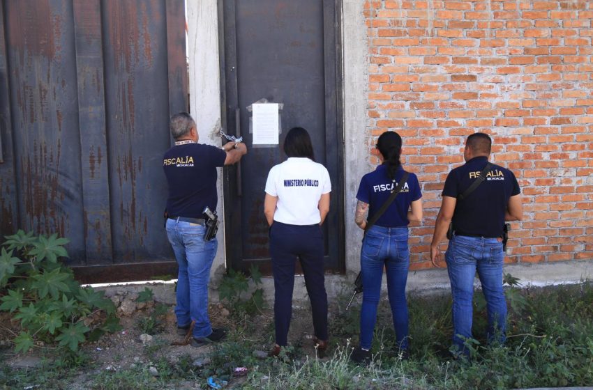  En cateo realizado en el fraccionamiento Valle de los Arcos, rescata FGE a dos ejemplares caninos víctimas de maltrato animal