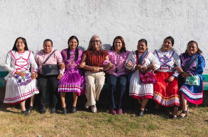  Mujeres de Zitácuaro impulsan parlamento abierto “Legislando con Fabiola Alanís”