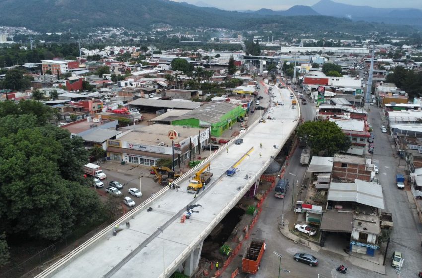  Distribuidor vial La Hielera en Uruapan abrirá circulación este mes: Rogelio Zarazúa