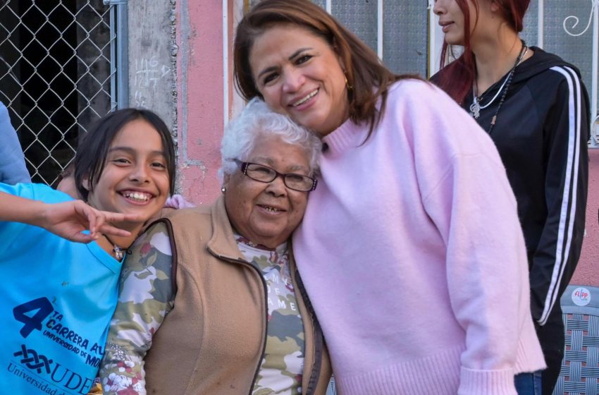  Fabiola Alanís dialoga con vecinas y vecinos de Morelia sobre avances de la 4T y comparte el Día de la Candelaria