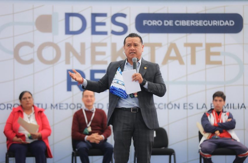  FGE fortalece la cultura de ciberseguridad con más de 3 mil 400 estudiantes en Chilchota y Zamora
