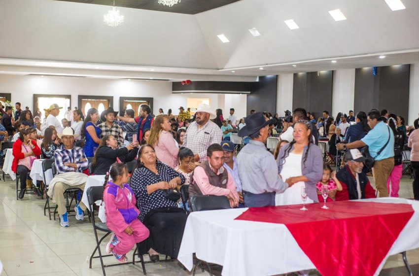  Salvador Escalante celebra 42 Matrimonios Gratuitos; Dayana Pérez reafirma compromiso con las familias